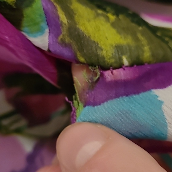 3/$27 Janice floral sheer top - Picture 7 of 8